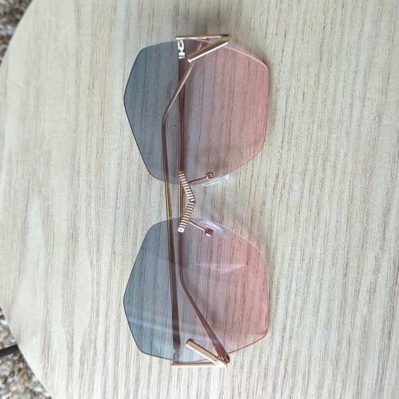 Accessories - Festival sunglasses